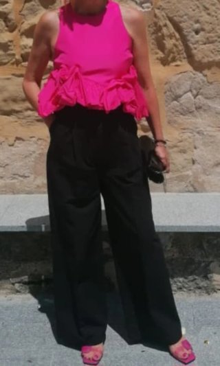 Conjunto fiesta top fucsia y pantalón negro