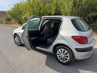 Peugeot 307 2004