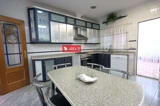 Chalet en venta en Núcleo Urbano en Pobla de Vallbona (la)