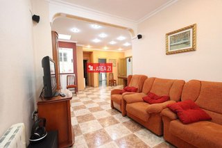 Chalet en venta en Núcleo Urbano en Pobla de Vallbona (la)
