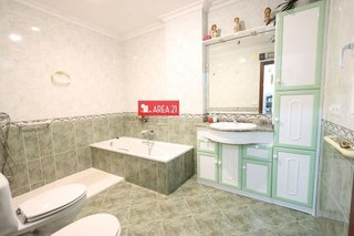 Chalet en venta en Núcleo Urbano en Pobla de Vallbona (la)