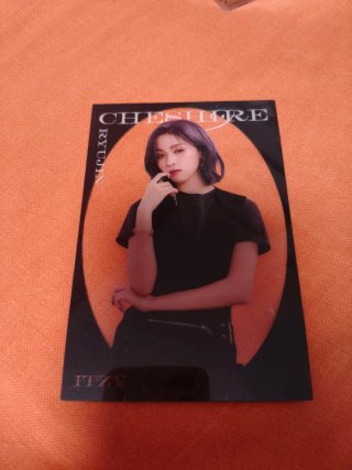 ITZY Ryujin Clear PostCard