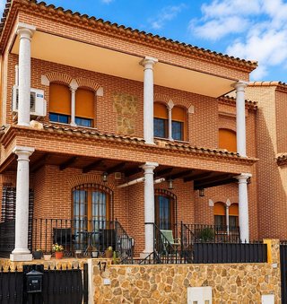 Casa adosada en venta en Azucaica - Santa María de Benquerencia en Toledo