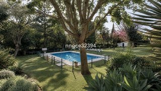 Casa pareada en venta en Nueva Andalucía centro en Marbella
