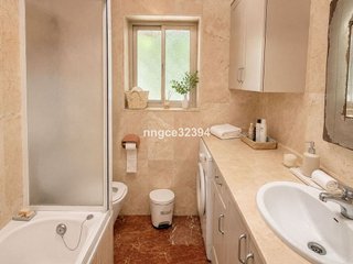 Casa pareada en venta en Nueva Andalucía centro en Marbella