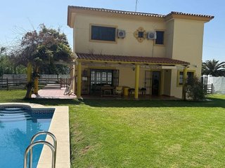 Chalet en venta en La Granja-La Colina-Los Pastores en Algeciras