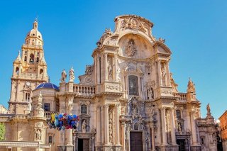 Casa adosada en venta en Yecla