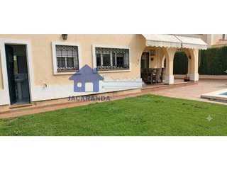 Chalet en venta en Montequinto en Dos Hermanas
