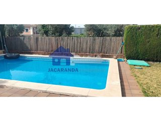 Chalet en venta en Montequinto en Dos Hermanas