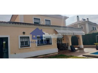 Chalet en venta en Montequinto en Dos Hermanas