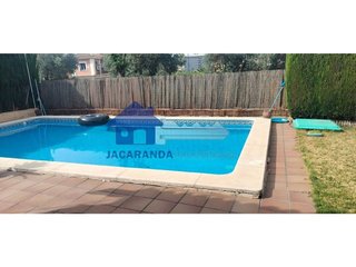 Chalet en venta en Montequinto en Dos Hermanas