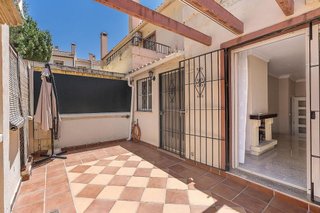 Casa adosada en venta en Huétor Vega