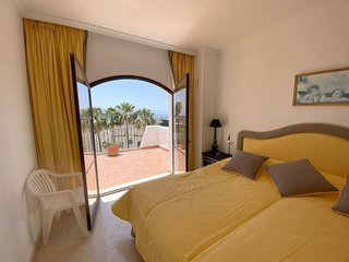 Casa adosada en venta en Los Arqueros-Puerto del Almendro en Benahavís
