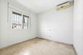 Casa adosada en venta en Nueva Andalucía centro en Marbella