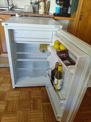Nevera Balay 114L bajo encimera con congelador
