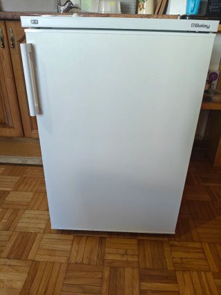Nevera Balay 114L bajo encimera con congelador