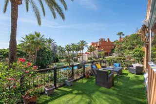 Piso en venta en Cabo Pino - Reserva de Marbella en Marbella