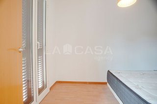 Piso en venta en El Camp de l'Arpa del Clot en Barcelona