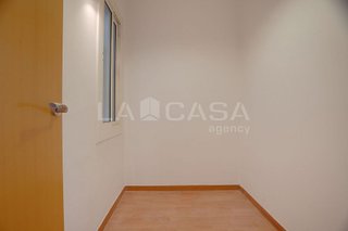 Piso en venta en El Camp de l'Arpa del Clot en Barcelona