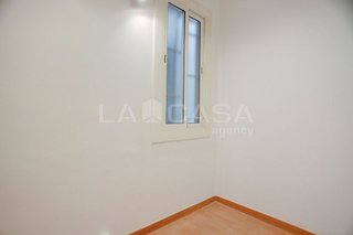Piso en venta en El Camp de l'Arpa del Clot en Barcelona
