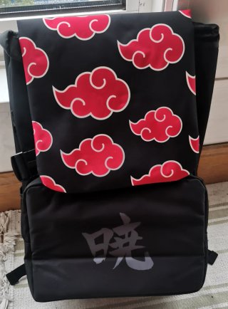 Mochila Naruto Expandible Clouds Akatsuki