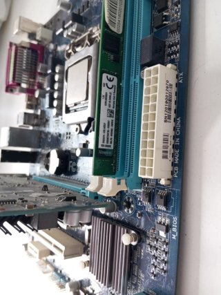 Placa,procesador,Gráfica,RAM, HHd y Fuente.