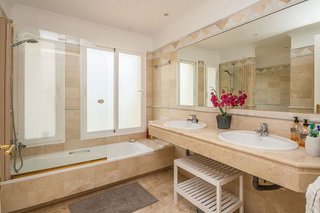 Piso en venta en Elviria en Marbella