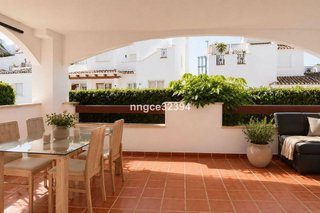 Piso en venta en Los Naranjos - Las Brisas en Marbella
