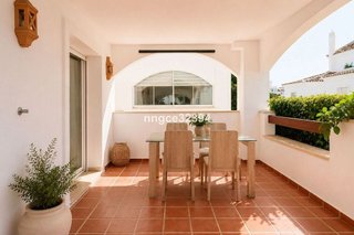 Piso en venta en Los Naranjos - Las Brisas en Marbella