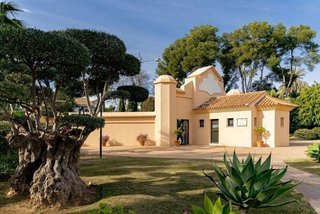 Piso en venta en Puerto Banús en Marbella