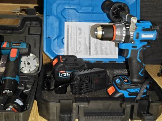 Taladro y miniamoladora Bosch y Makita (Réplica)