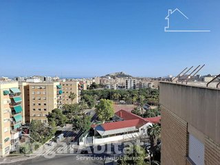 Piso en venta en Cuatrocientas Viviendas en Alicante