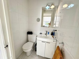 Piso en venta en Playa de la Fontanilla en Marbella