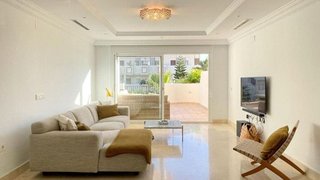 Piso en venta en Los Naranjos - Las Brisas en Marbella