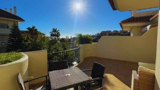 Piso en venta en Los Naranjos - Las Brisas en Marbella