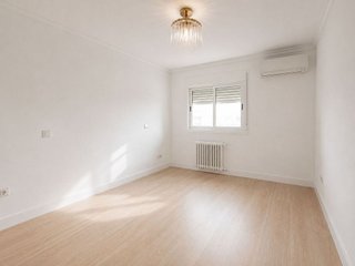 Piso en venta en Valderas - Los Castillos en Alcorcón