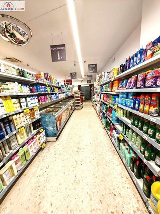 Local comercial en venta en La Paz en Alcalá de Guadaira