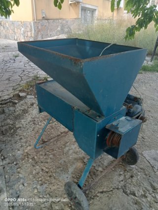 Máquina peladora de almendras eléctrica