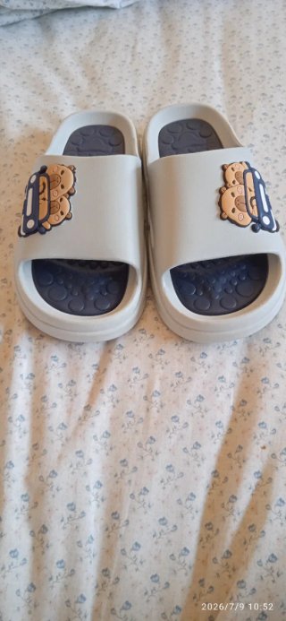 Chanclas niño Capibara verde claro, número 34,35..