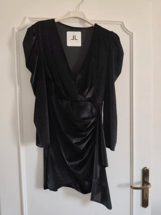Vestito in velluto nero tubino