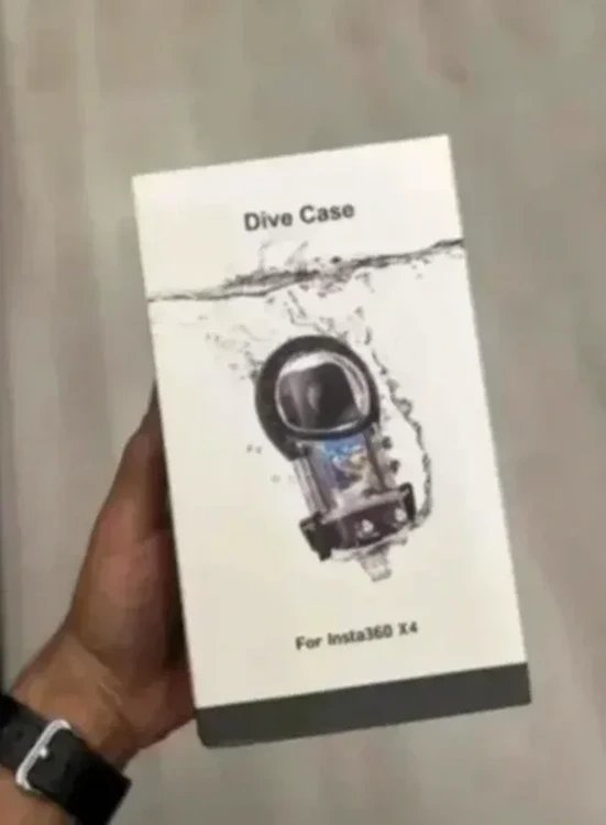 Carcasa subacquea Insta360 X4 nuova da aprire.