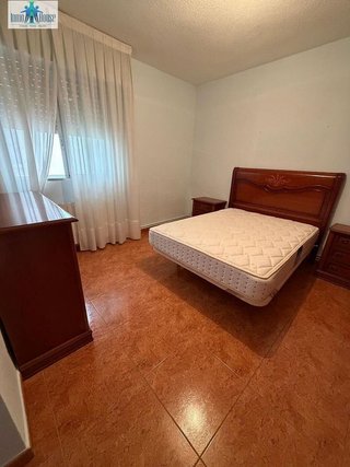 Piso en venta en Hospital - Parque sur en Albacete