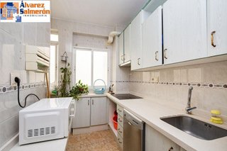 Piso en venta en Camino de Ronda - Rosaleda en Granada