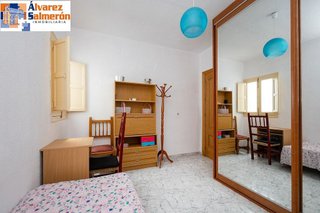 Piso en venta en Camino de Ronda - Rosaleda en Granada