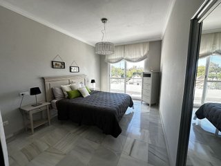 Piso en venta en Los Naranjos - Las Brisas en Marbella