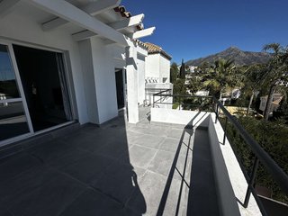 Piso en venta en Los Naranjos - Las Brisas en Marbella