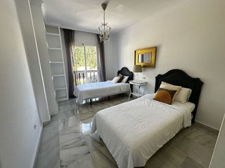 Piso en venta en Los Naranjos - Las Brisas en Marbella