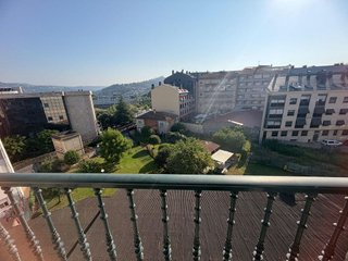 Piso en venta en Universidad en Ourense