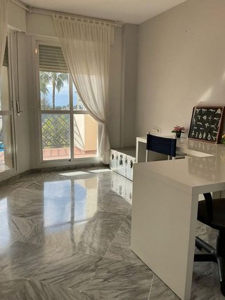 Piso en venta en Nueva Andalucía centro en Marbella