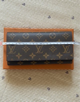 Cartera reeeeePLIII LV Monogram Marrón
